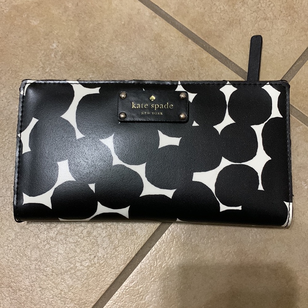 Kate Spade Wallet - Picture 2 of 6